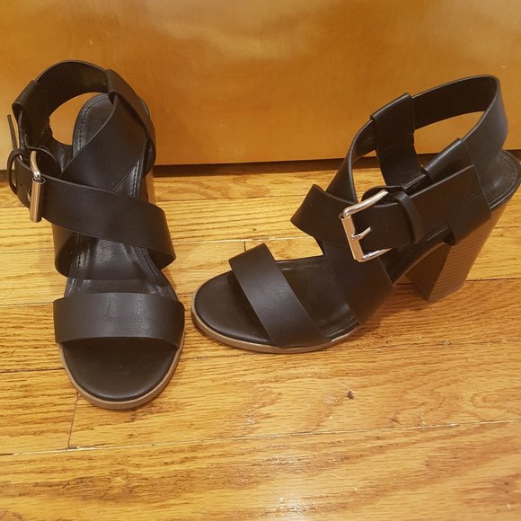 Christian Siriano Shoes - Chunky heels